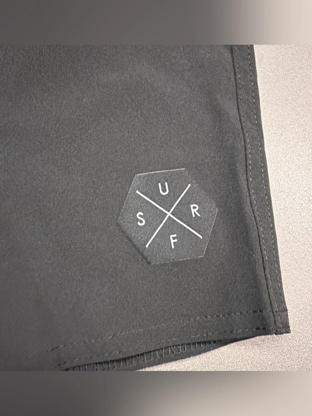 No Boundaries Mens Knee Length 9 Inch Inseam Board Shorts Size 28 NWT